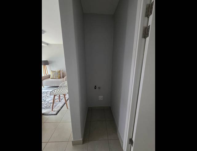 2 BEDROOM APARTMENT TO LET IN HILLCREST CENTRAL